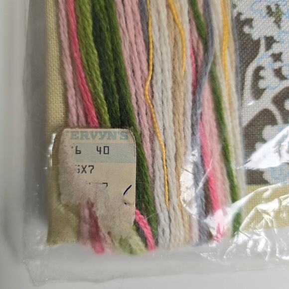 Sunset Designs Vintage DIY Stitchery Set Oriental Pool Wool Yarn - Picture 7 of 7